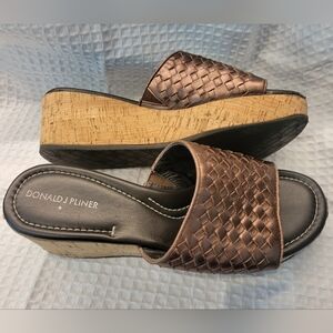 Women Sandal Size 10M Safari 3 inch slip on cork wedge bronze DONALD J PLINER
